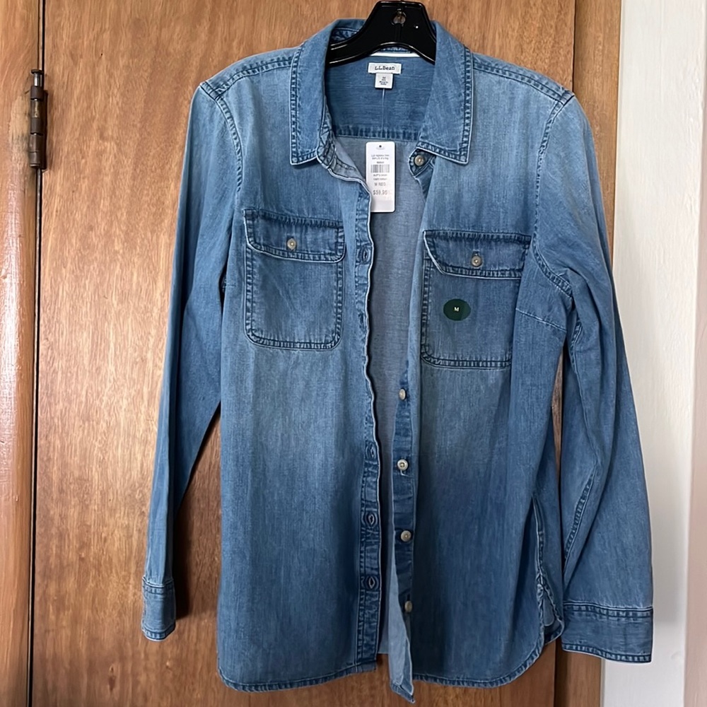 NWT LL Bean light washed denim shirt Sz M regular